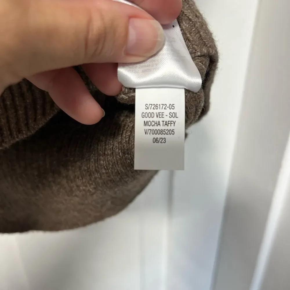 NWT Old Navy Vneck mocha taffy brown machine washable soft sweater size XS